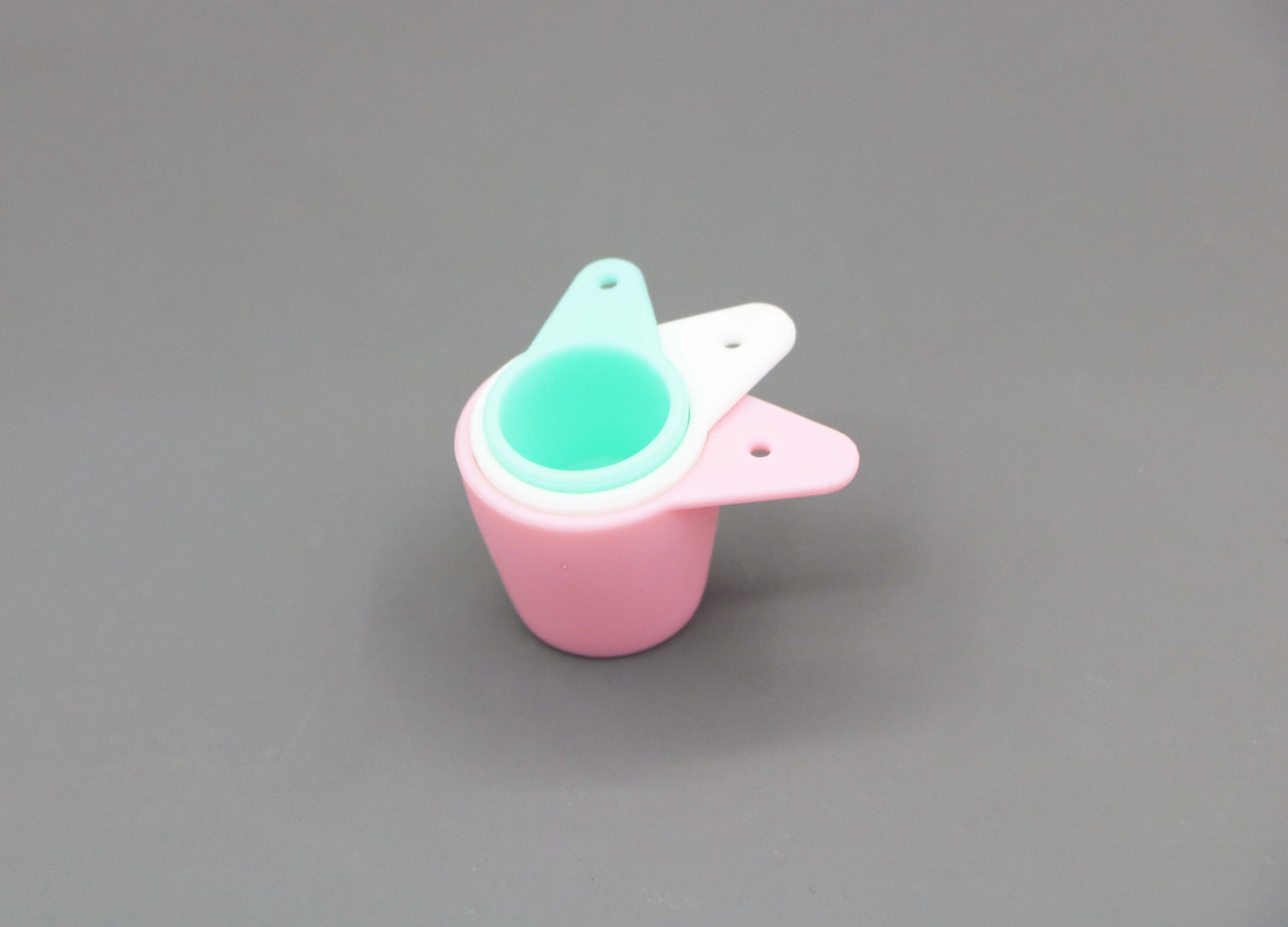 American Girl Baking Set Measuring Cups | 18'' Doll Kitchen Accessory