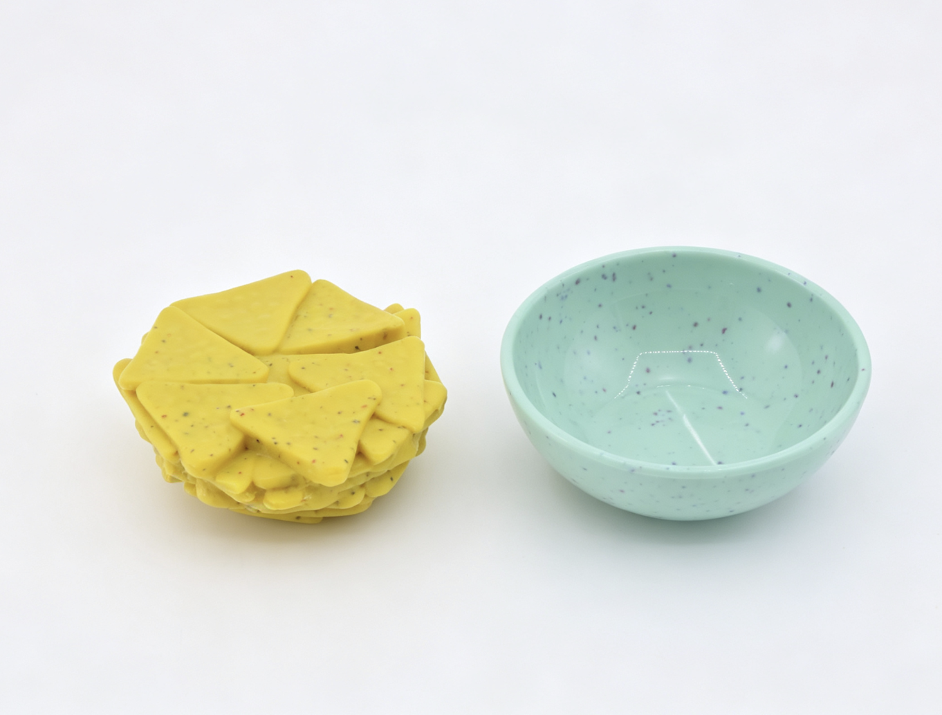 A bowl of tortilla chips for 18'' doll Courtney SLEEPOVER ACCESSORY SET