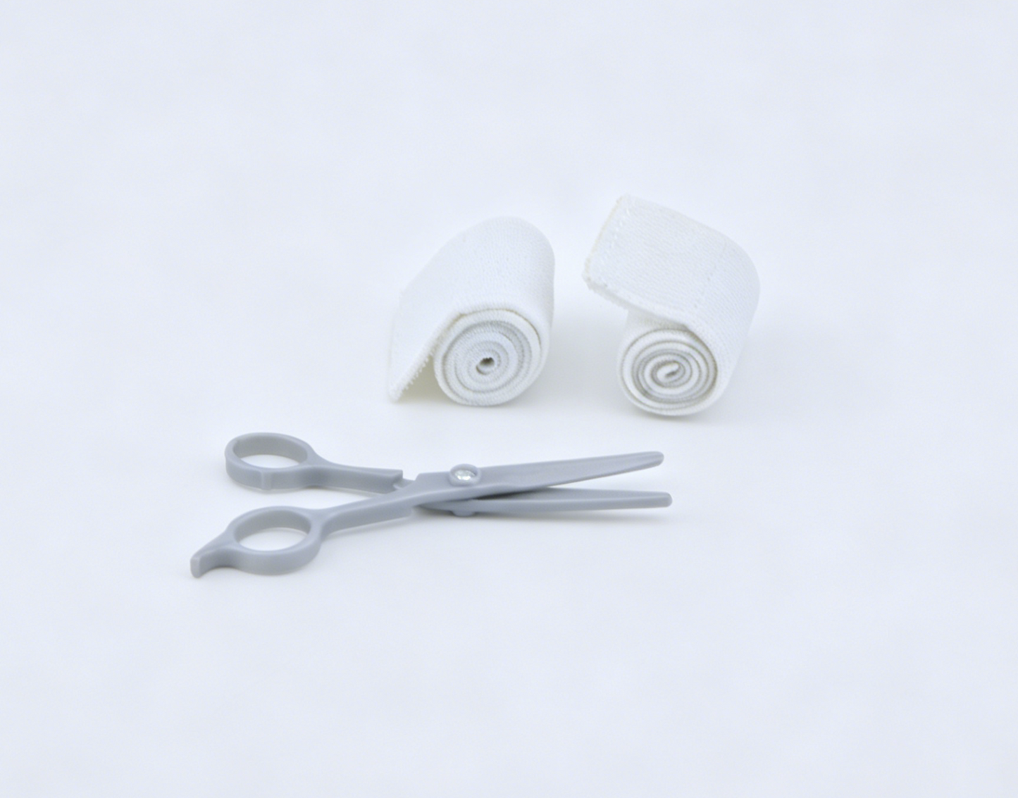 American girl 2 fabric bandage rolls & scissors for 18'' doll Nanea's Medical Care Kit