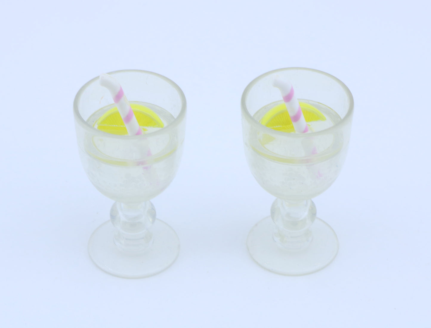 American Girl Pair of Clear Stem Lemonade Goblets With Lemon Slice & Striped Straw – For 18" Dolls