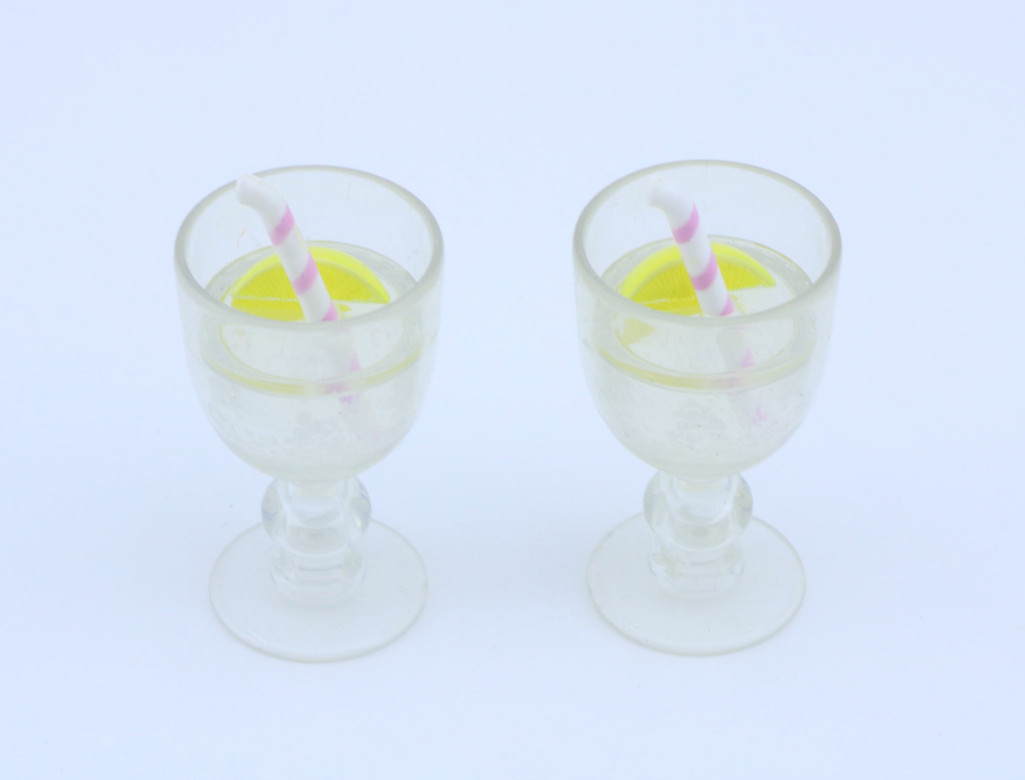 American Girl Pair of Clear Stem Lemonade Goblets With Lemon Slice & Striped Straw – For 18" Dolls