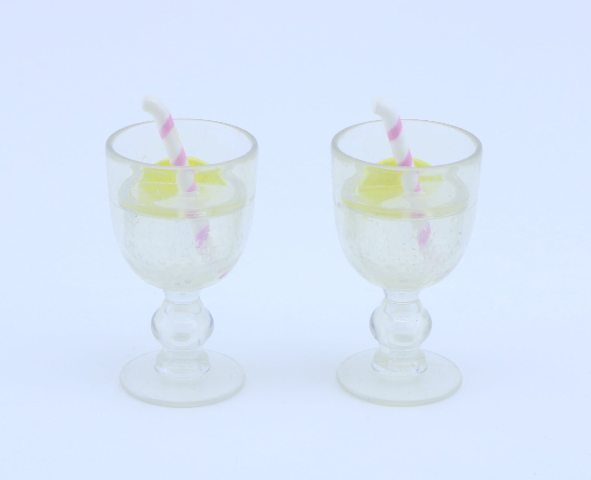 American Girl Pair of Clear Stem Lemonade Goblets With Lemon Slice & Striped Straw – For 18" Dolls