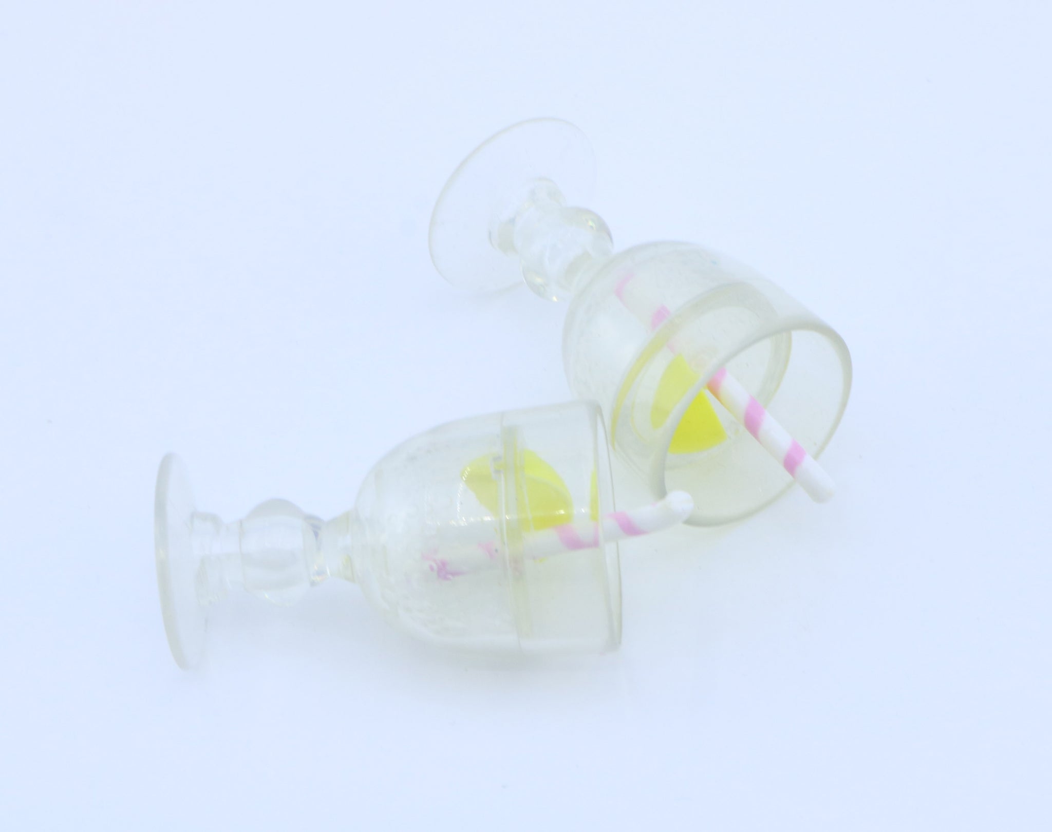 American Girl Pair of Clear Stem Lemonade Goblets With Lemon Slice & Striped Straw – For 18" Dolls