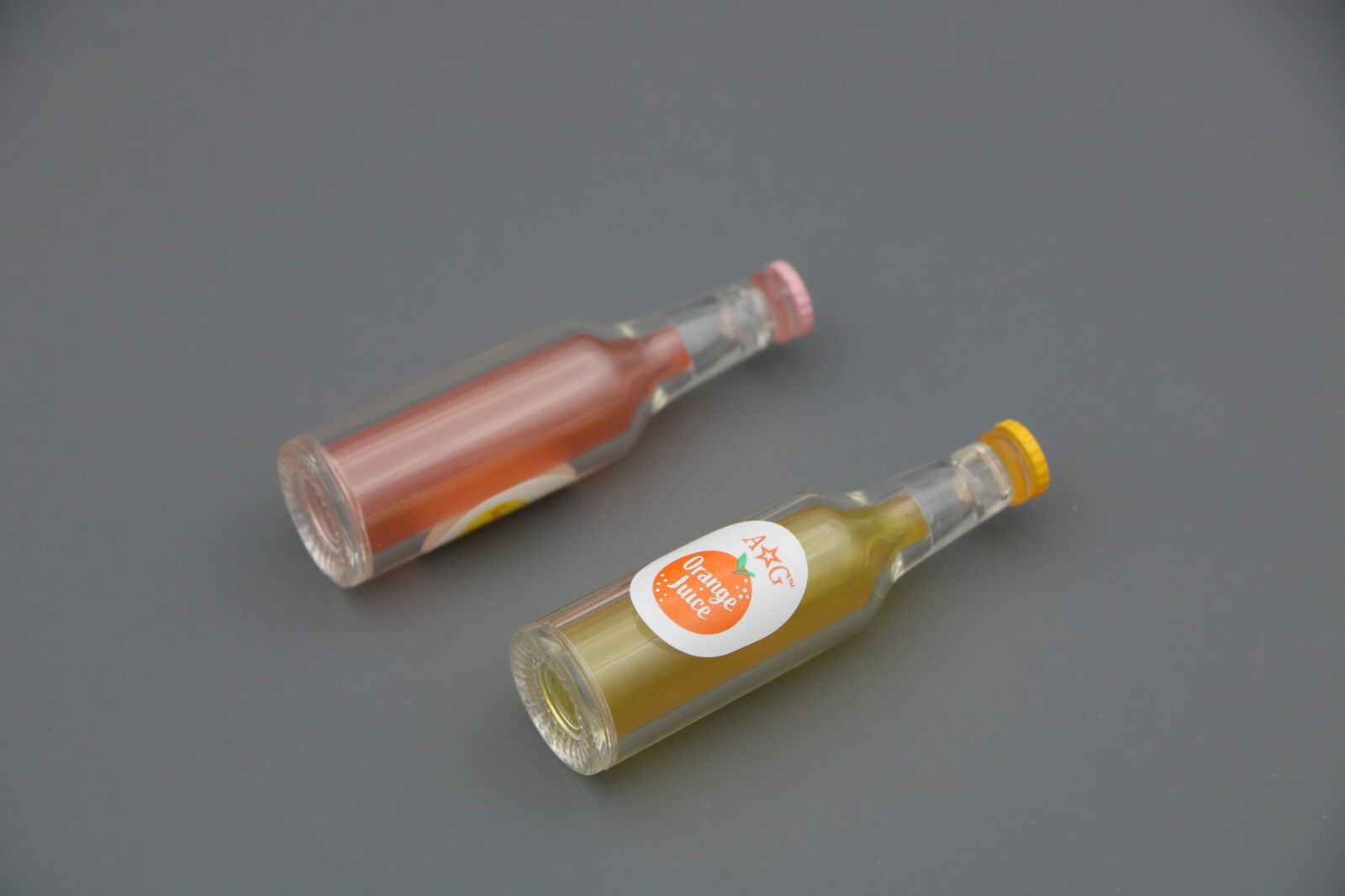 American Girl 2 Juice Bottles (Orange & Grapefruit) | 18" Doll Coffee Shop Accessory