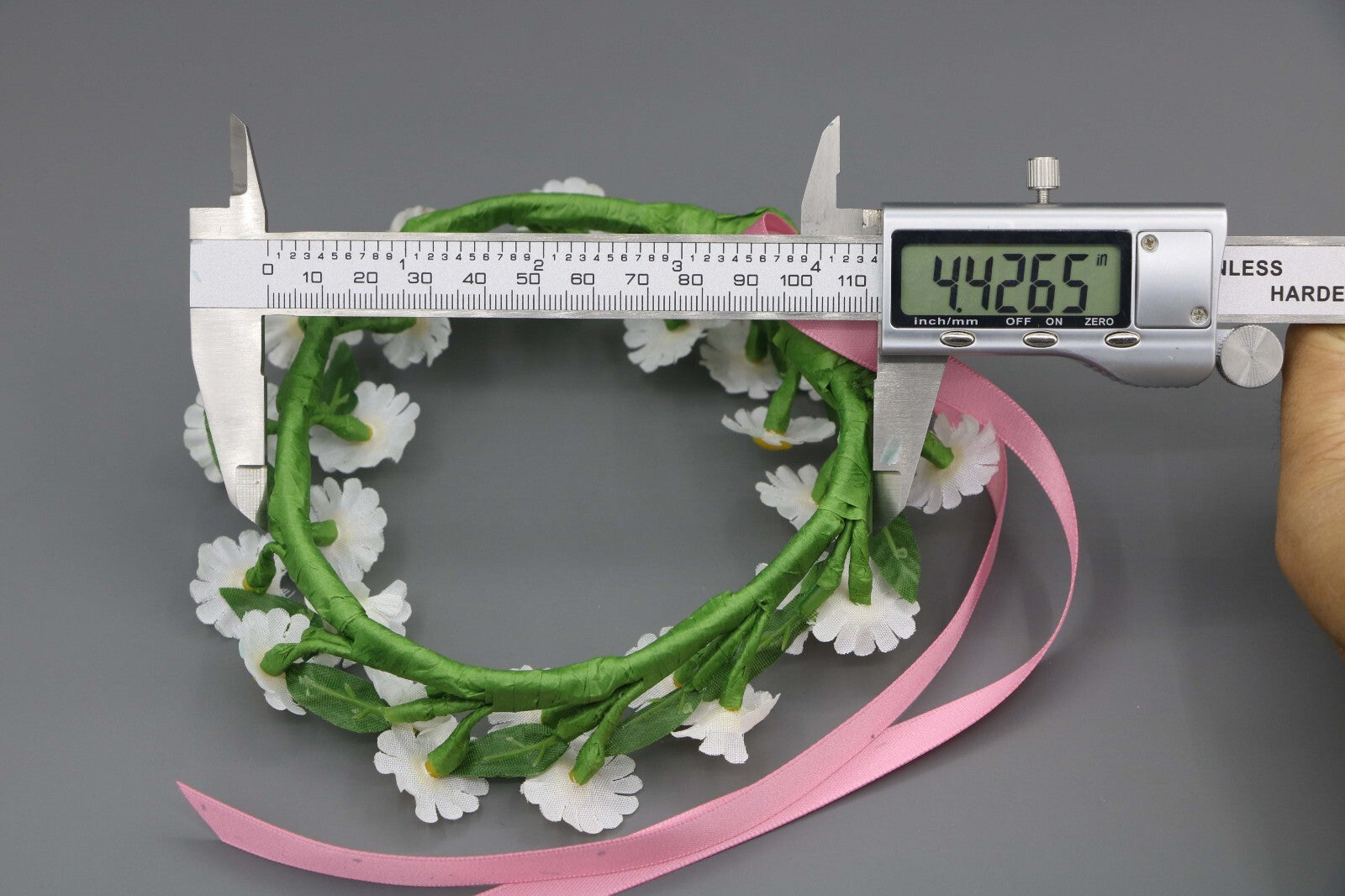 American Girl A daisy-trimmed wreath for 18" Doll Kirsten’s Birthday Outfit