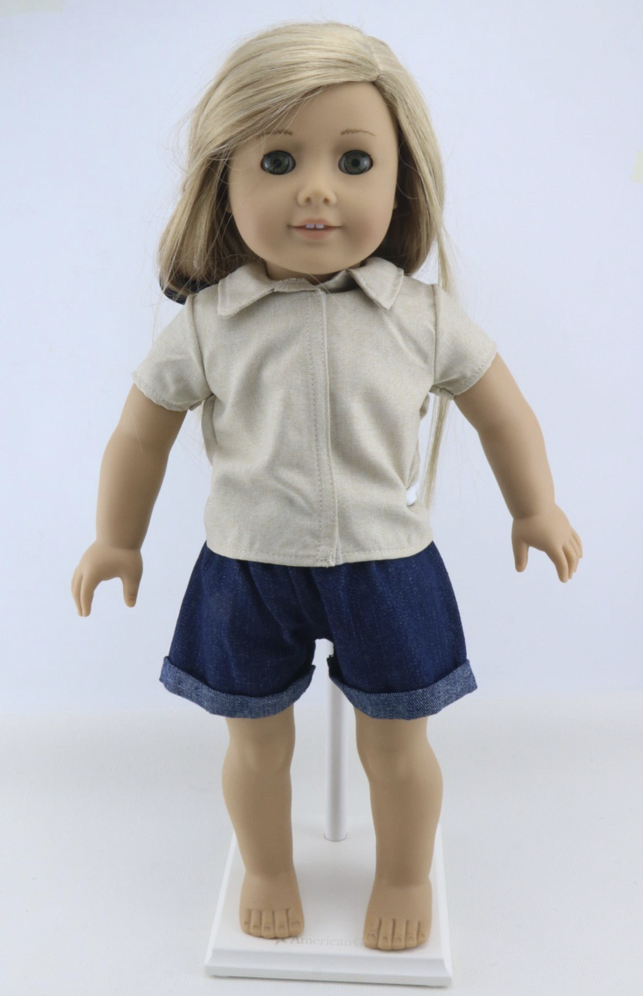 Beige Linen Short Sleeve Collared Shirt & Cuffed Dark Denim Shorts 2-Piece Summer Casual Outfit Set For 18-Inch Dolls