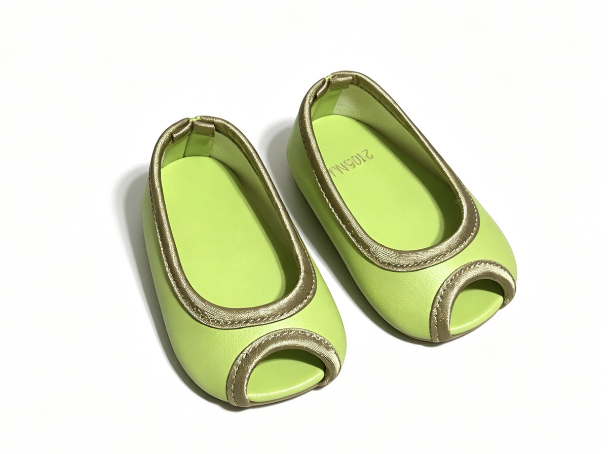 A pair of green open-toe kitten heels for 18'' doll  Princess Tiana