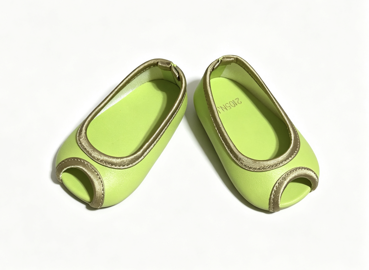 A pair of green open-toe kitten heels for 18'' doll  Princess Tiana