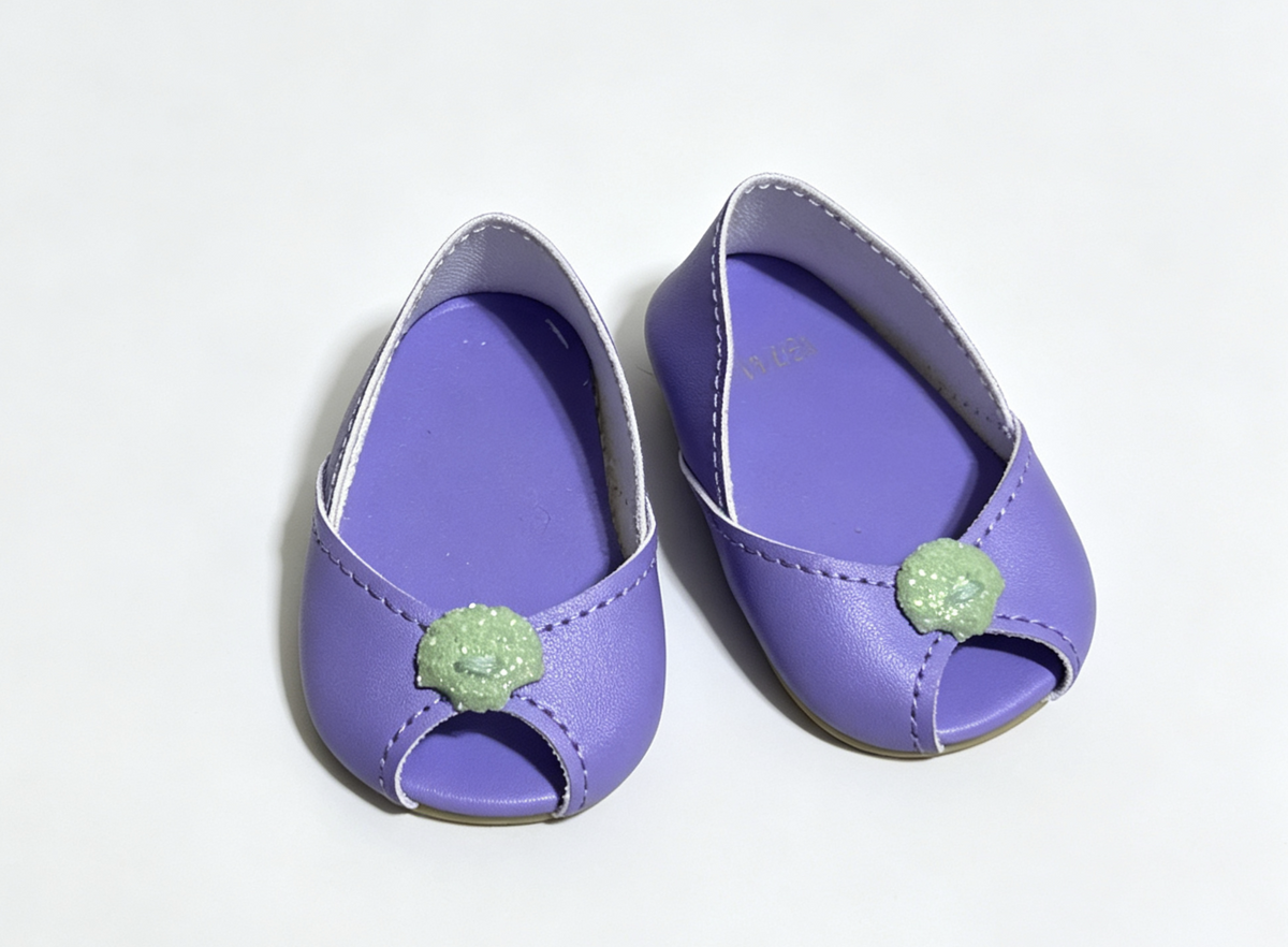 A pair of purple open-toe kitten heels for 18'' doll Princess Ariel
