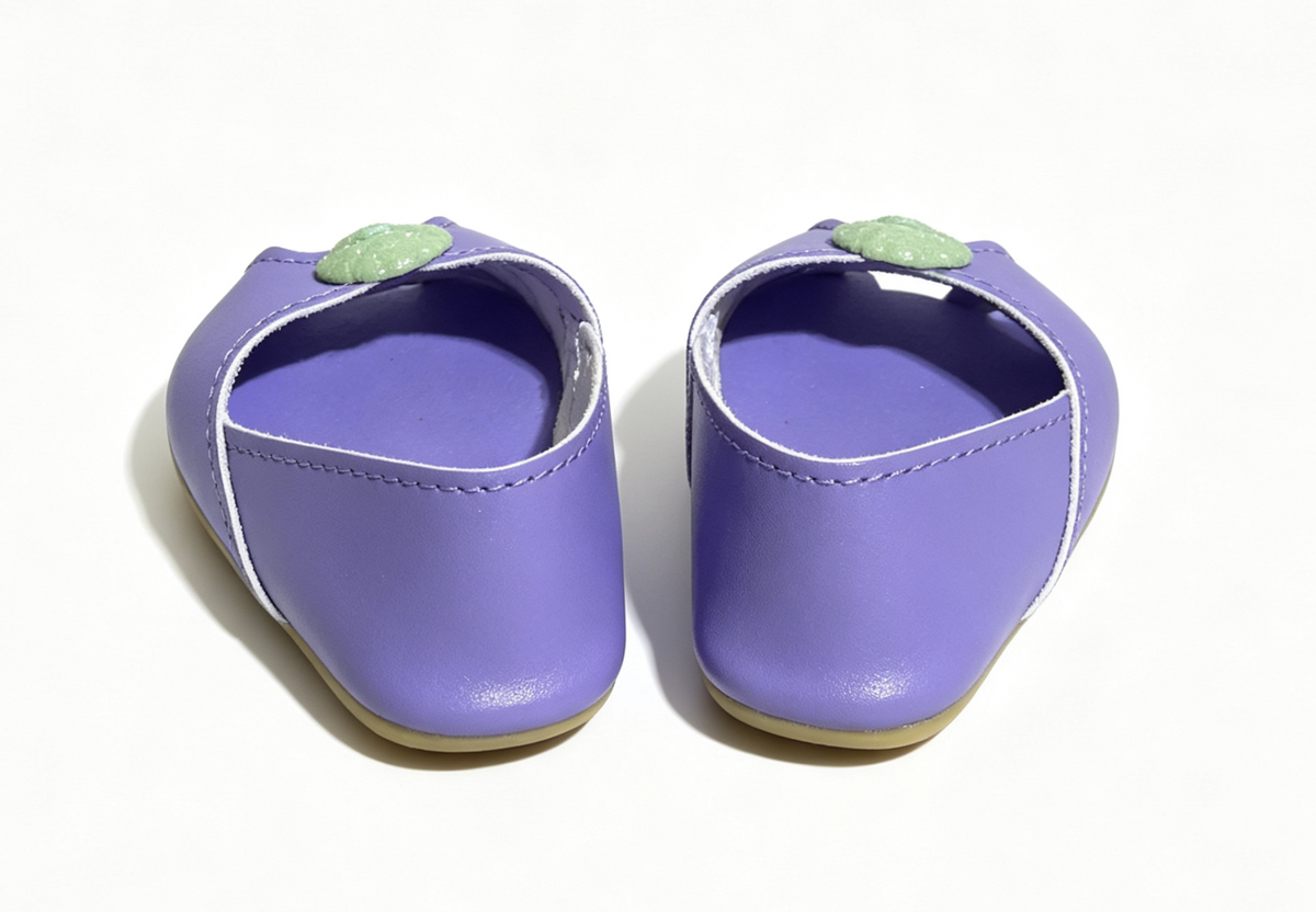 A pair of purple open-toe kitten heels for 18'' doll Princess Ariel