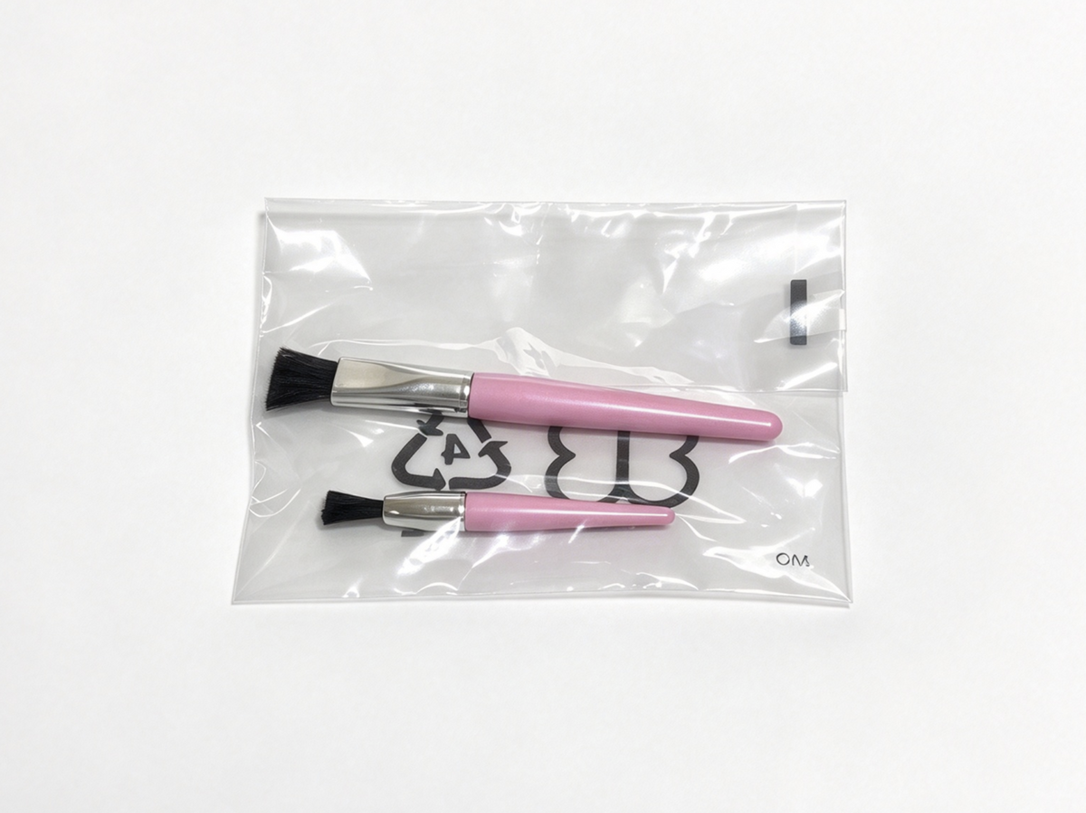 Set Of 2 Pink Makeup Brushes For 18'' Doll