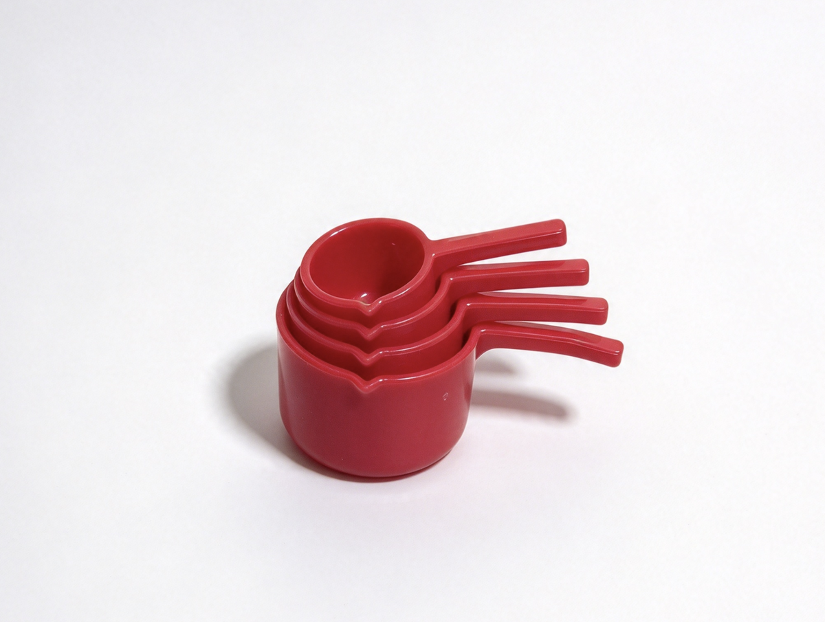 4Pcs Red Plastic Measuring Cups For 18'' Doll Kitchen Play Set